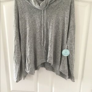 Ladies lightweight pullover